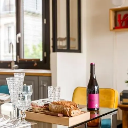 Charming 4p In Paris