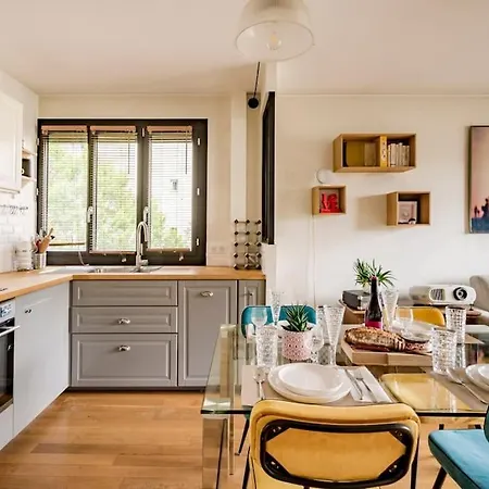 Charming 4p In Paris